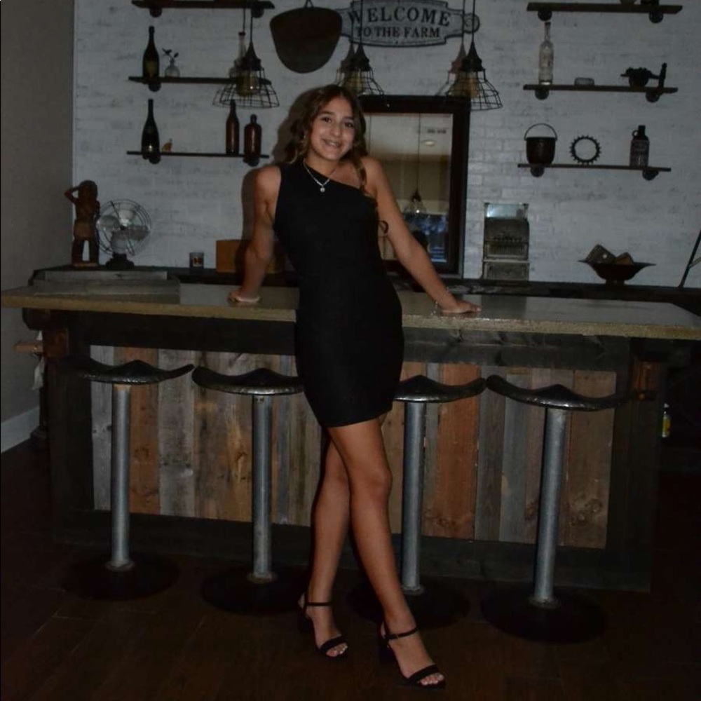 Meet your Posher, Alexis